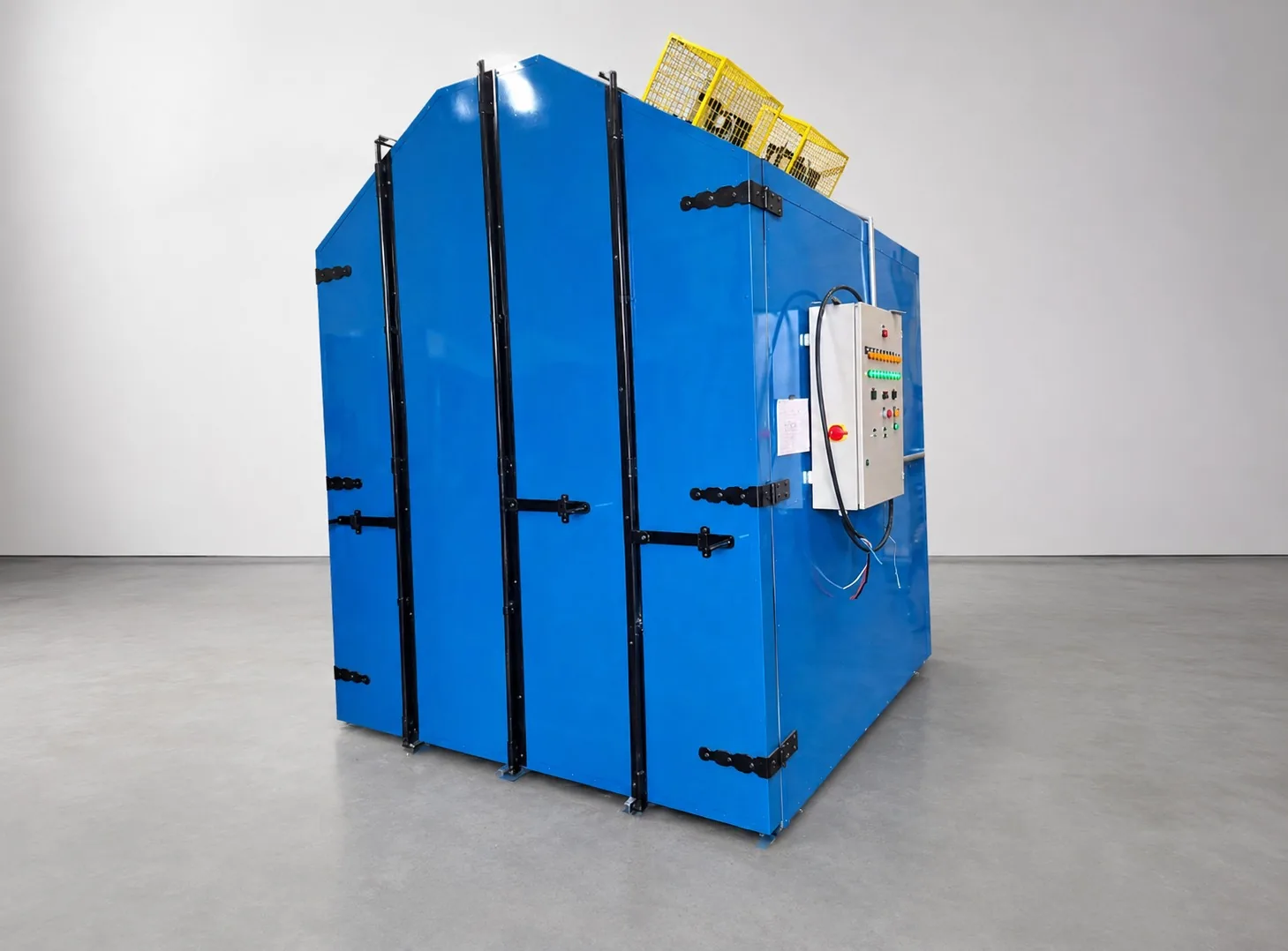Forno de pirólise azul com painel de controle